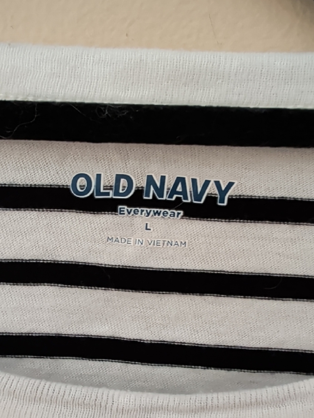 Old Navy Black & White Striped Long-Sleeve Tee - Picture 2 of 9